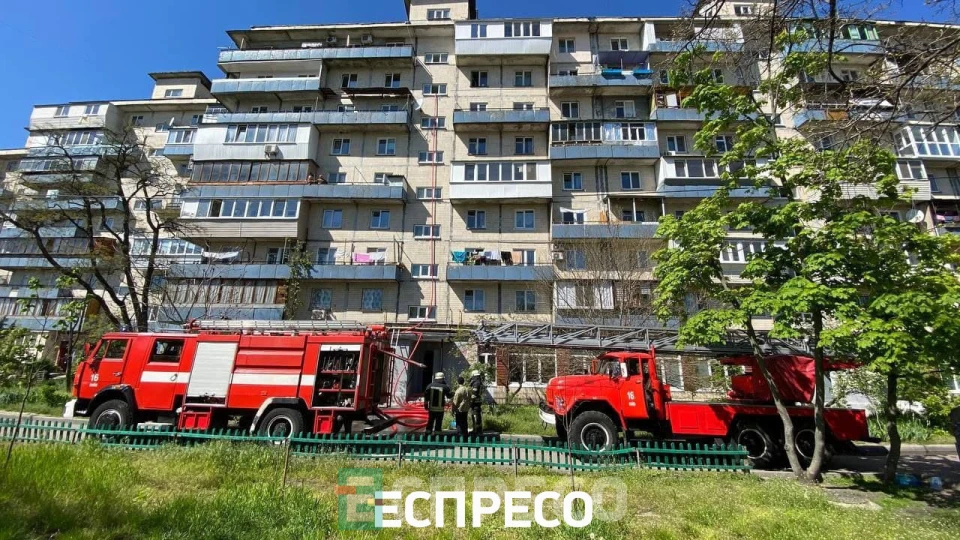 У Дніпровському районі Києва сталося задимлення квартири у багатоповерхівці