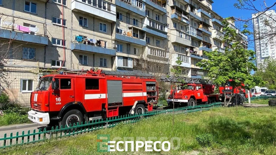 У Дніпровському районі Києва сталося задимлення квартири у багатоповерхівці