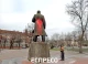 пам'ятник Степанові Бандері у Львові, облитий фарбою