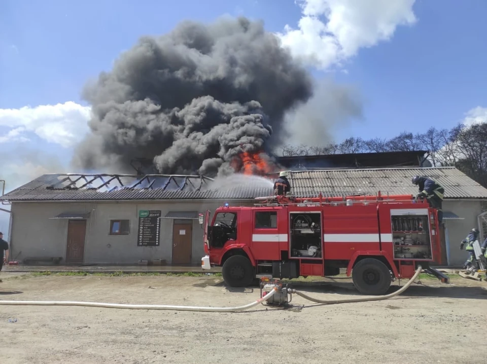 В Ивано-Франковске произошел пожар на складах