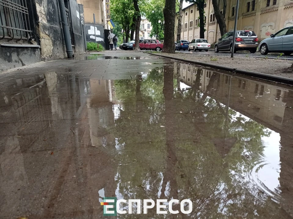 калюжі у Львові