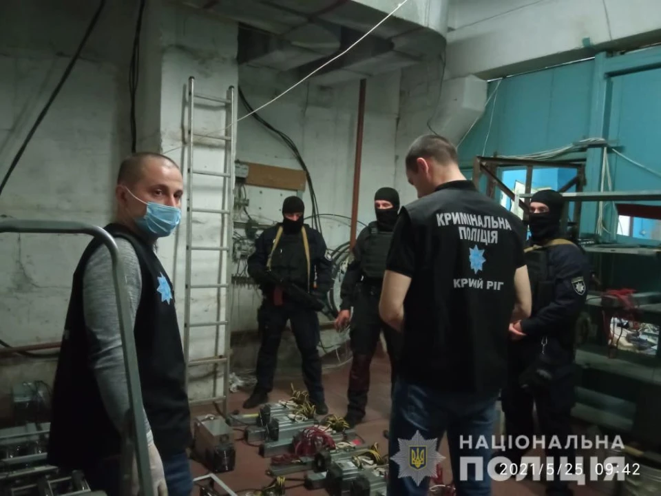 На Днепропетровщине полиция разоблачила ферму майнинга криптовалюта