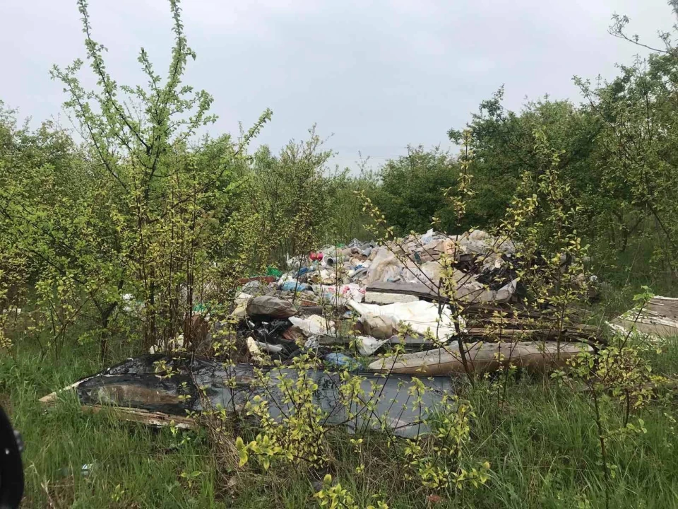 стихійне сміттєзвалище