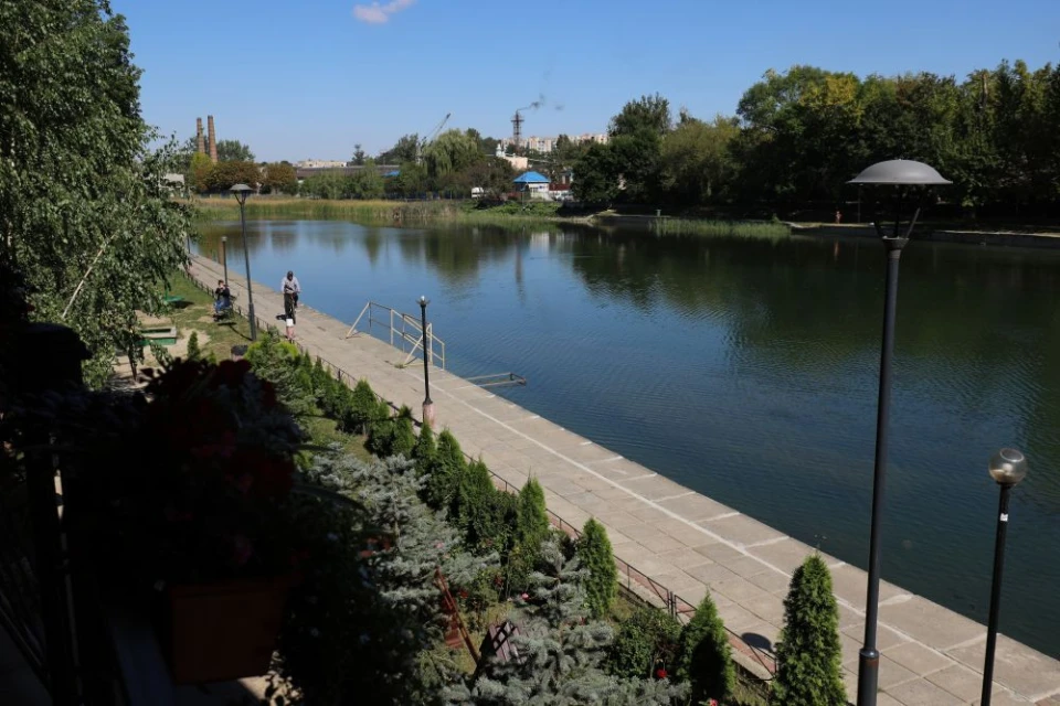 Левандівське озеро