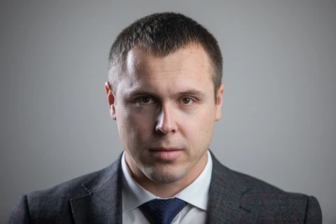 Роман Костенко