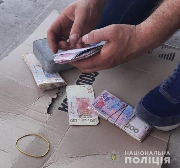 На Полтавщині військові крали пальне для бойових літаків і продавали його