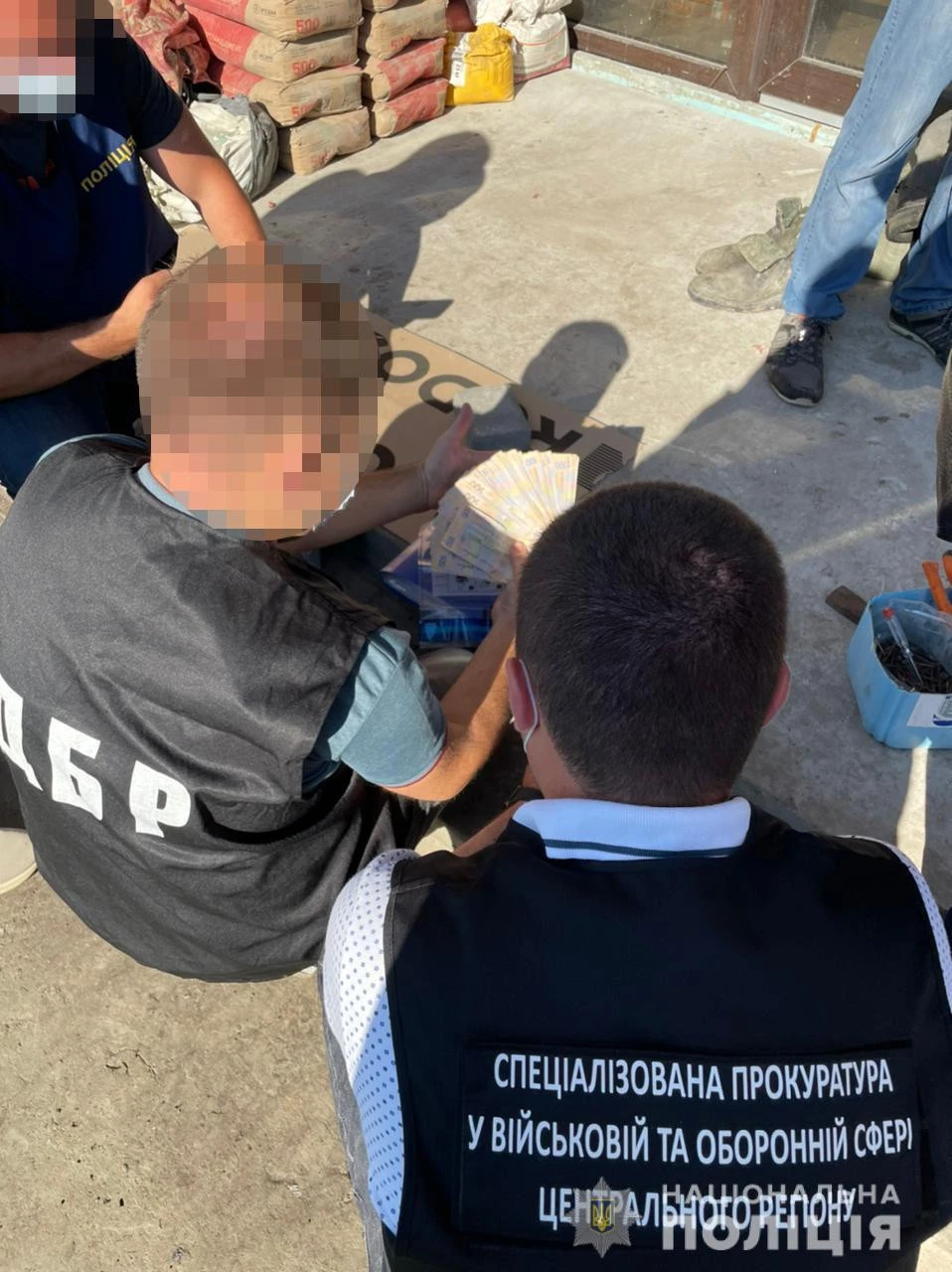 На Полтавщині військові крали пальне для бойових літаків і продавали його