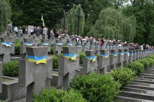 вшанування військових поховань