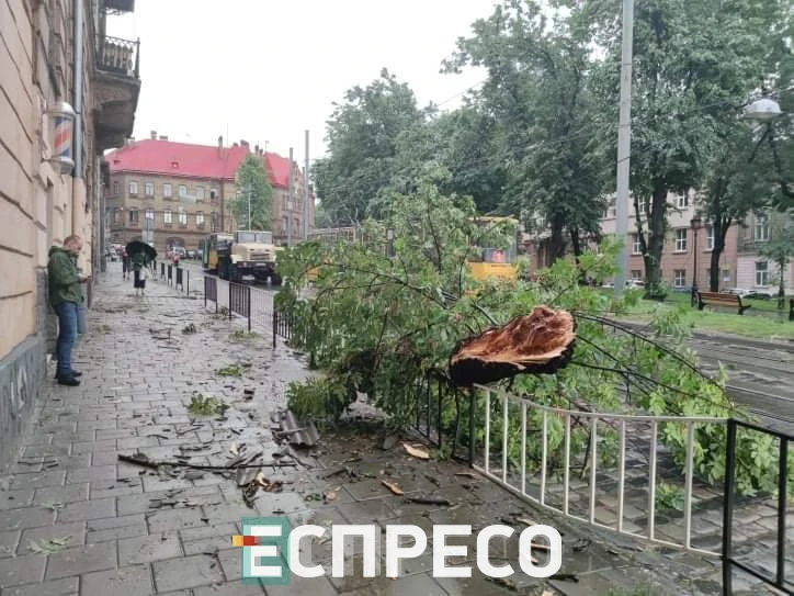 буревій у Львові