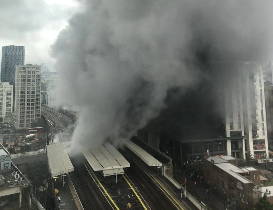 У Лондоні поблизу станції метро прогримів потужний вибухУ Лондоні поблизу станції метро прогримів потужний вибух
