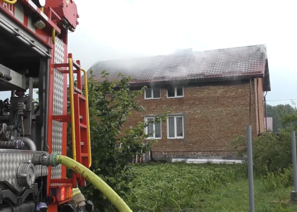 палаюча будівля на Львівщині