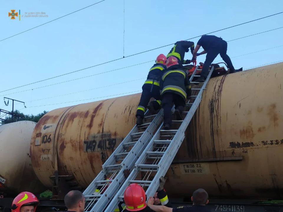 вдарило струмом на потязі