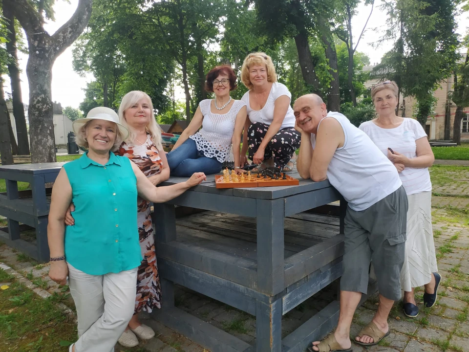 "БА" та "ДІ"