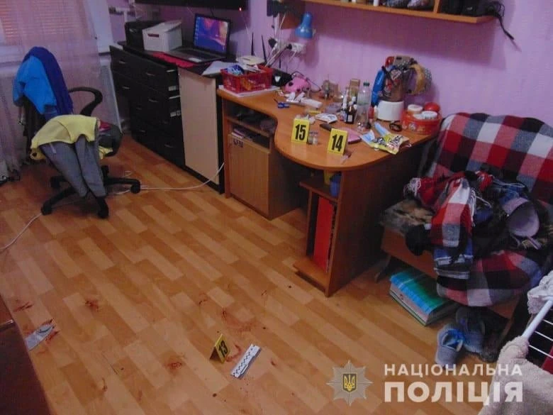 У Києві чоловік внаслідок конфлікту поранив ножем матір і доньку