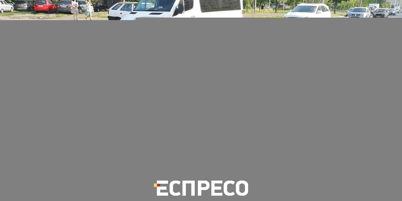 В Киеве ВАЗ въехал в кроссовер Honda, есть пострадавшие