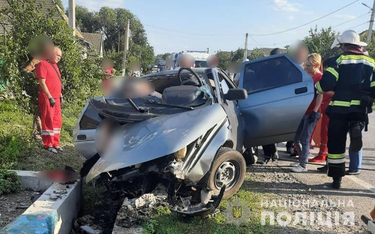 В Одесской области полицейский автомобиль съехал в кювет, есть пострадавший и погибшие
