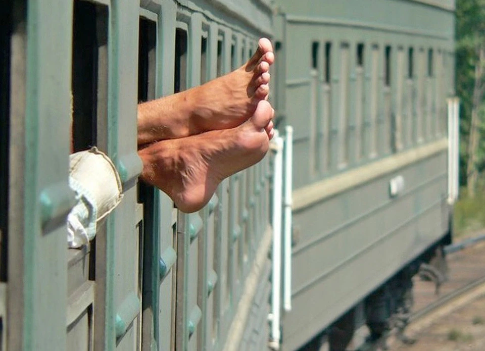 потяг без кондиціонування
