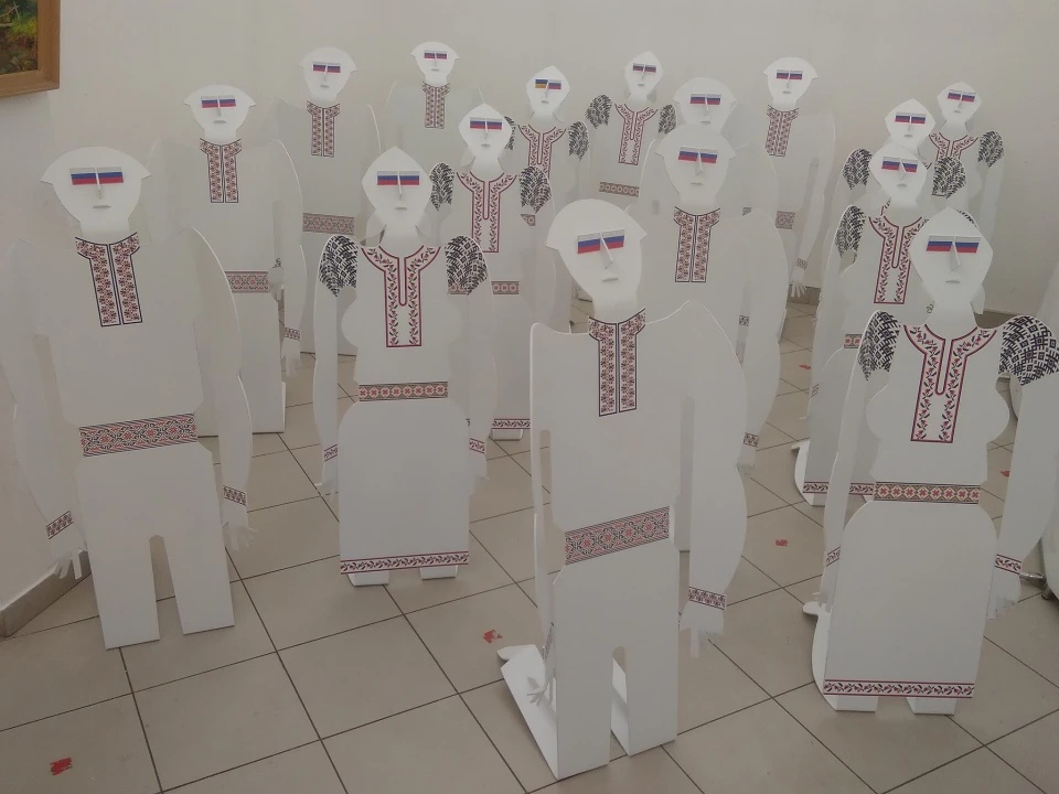 Інсталяція "Хохли"
