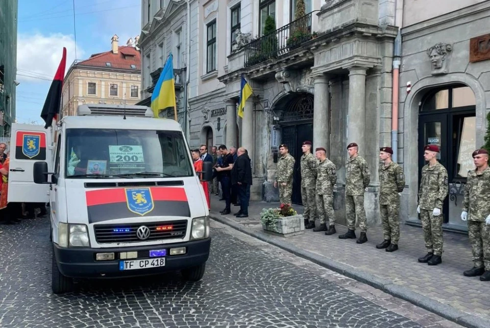 прощання з військовим