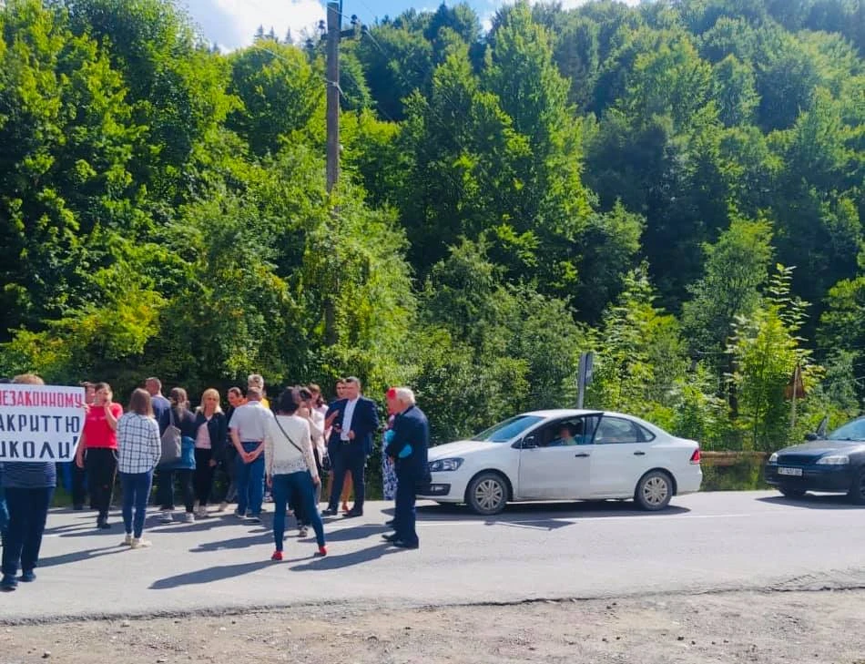 протестувальники