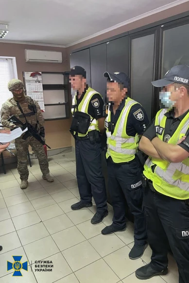Патрульні на Херсонщині заробляли гроші через перевантажені вантажівки