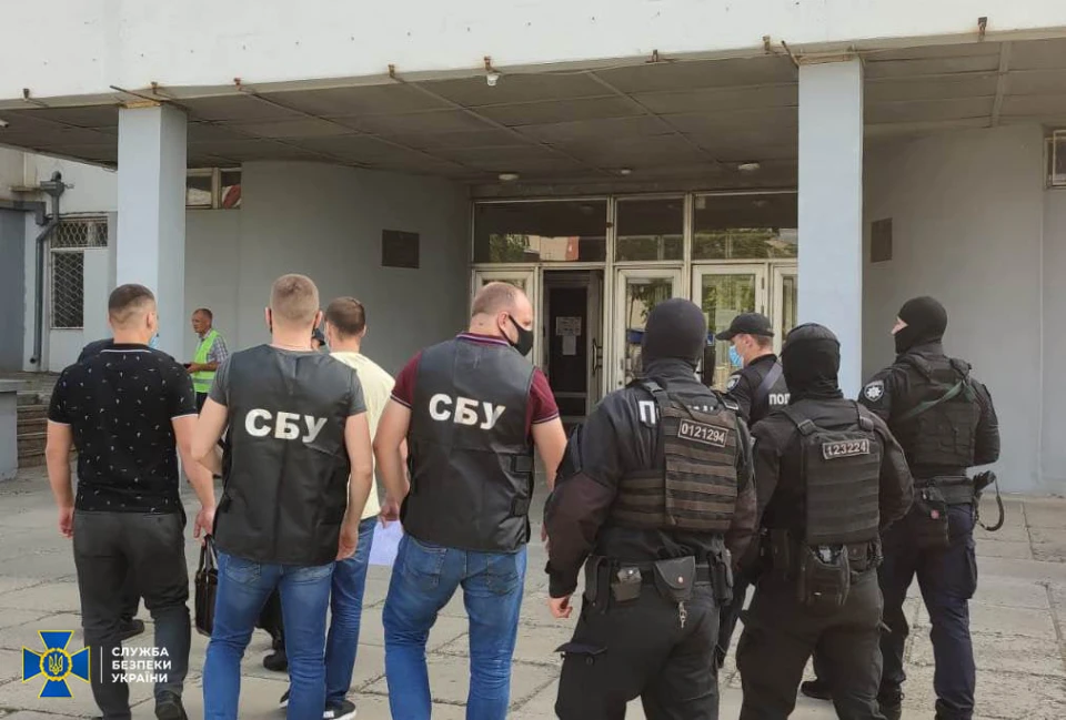 Сливали отходы в реку Северский Донец: СБУ разоблачила должностных лиц химического предприятия