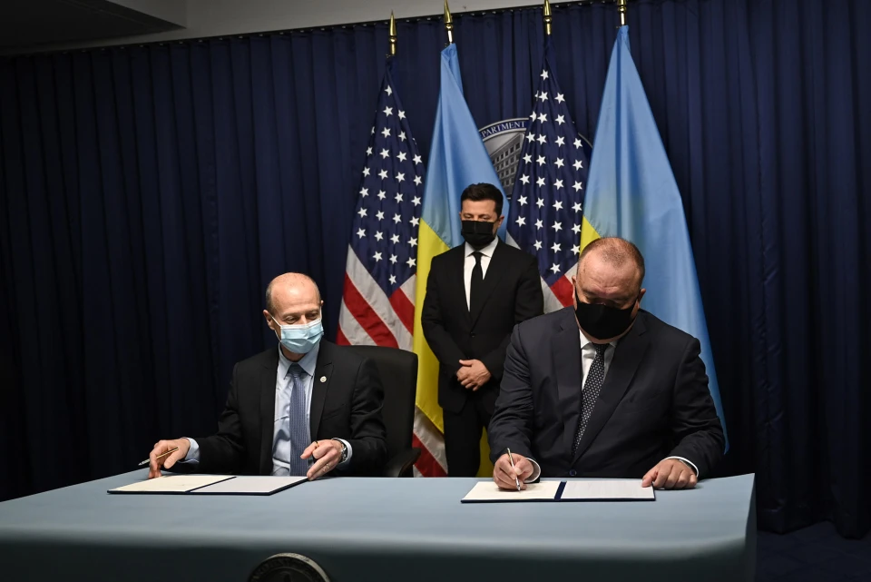 Україна і США підписали меморандум щодо будівництва енергоблоку Хмельницької АЕС