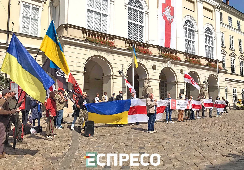 виставка "Рік спротиву: як по(в)стає Білорусь"