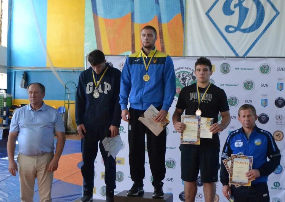 чемпіони з вільної боротьби