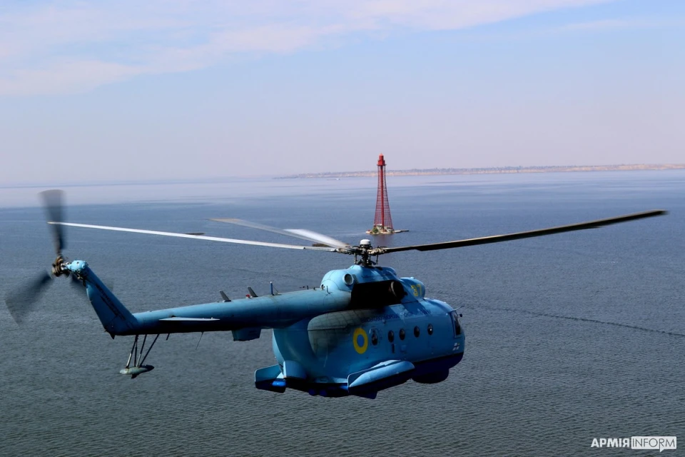 Українські військові льотчики провели навчання над Чорним морем
