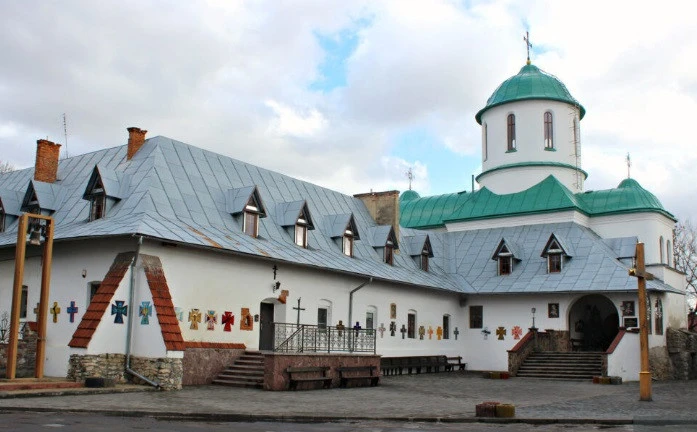 хрести, Городок