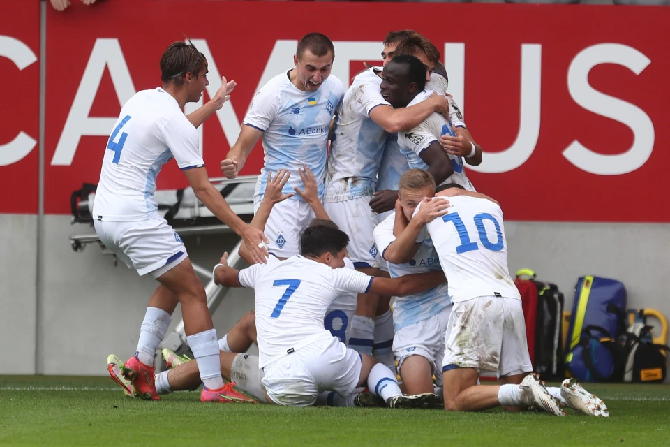 "Баварія U-19" - "Динамо U-19"