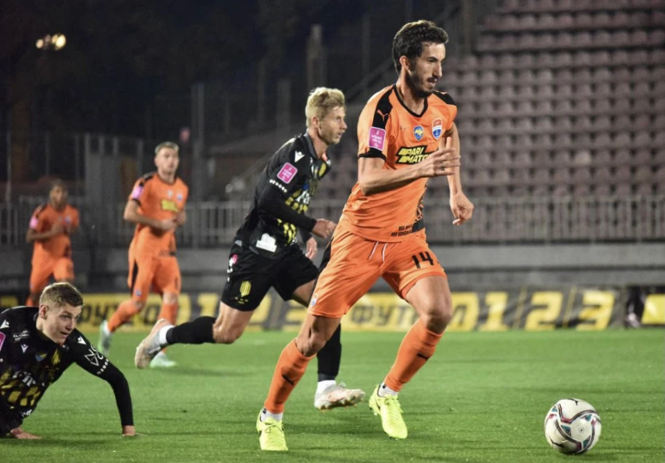 "Маріуполь" - "Рух"