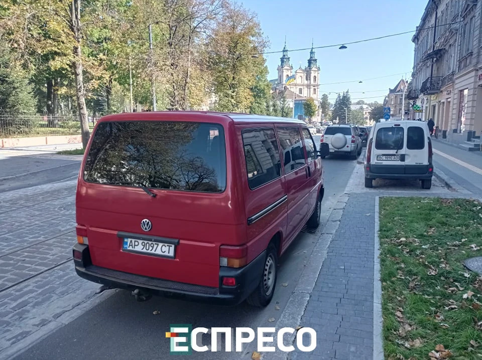 паркування на велодоріжках