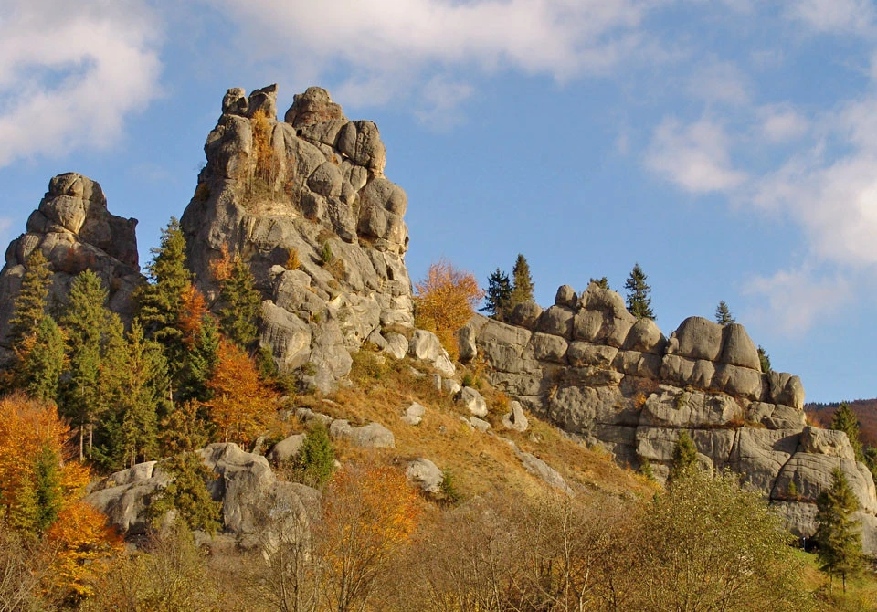 Тустань