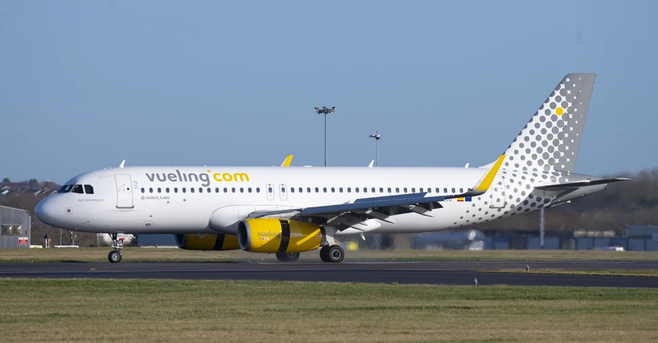 лоукостер Vueling