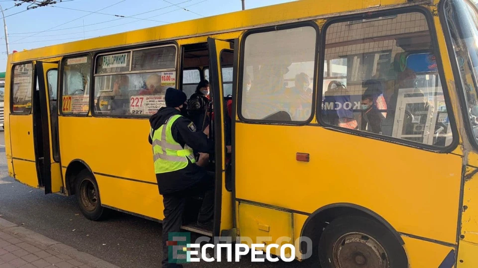 Перевірки COVID-сертифікатів у громадському транспорті і закладах харчування Києва