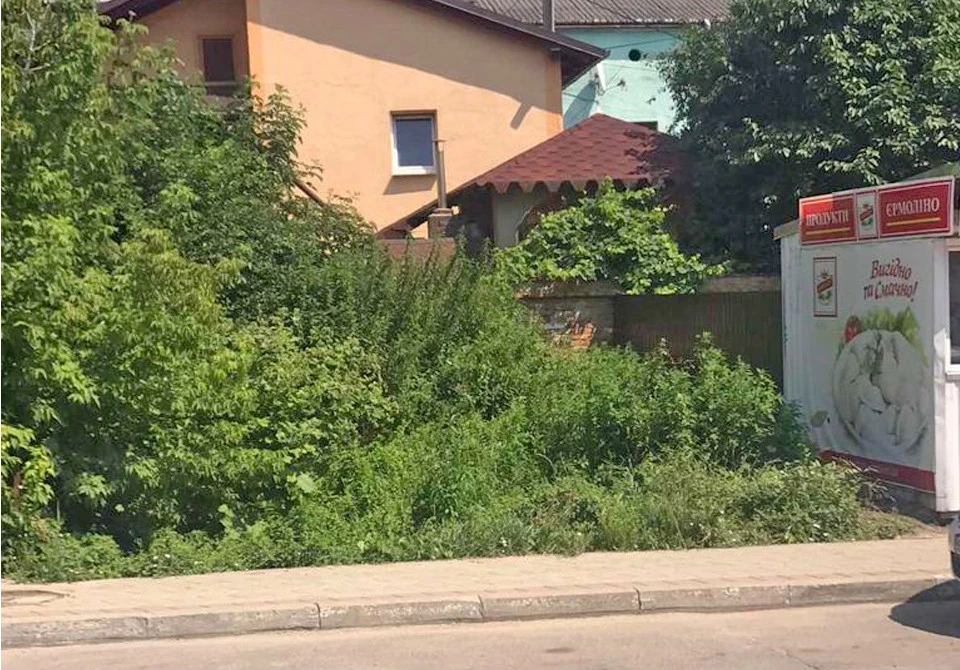 земельна ділянка у Мостиськах