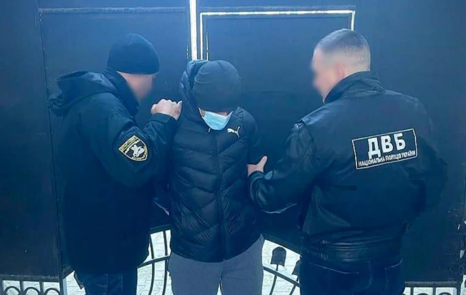 напад на поліцейського