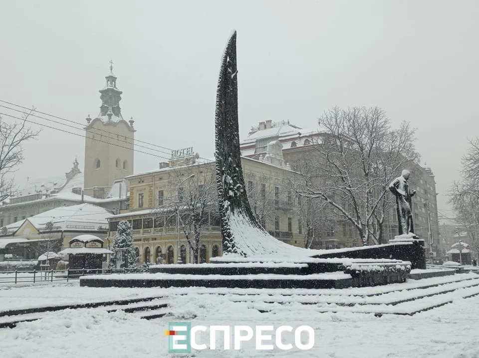 зима у Львові