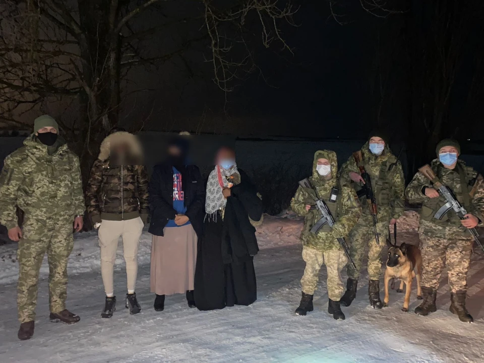 Нелегали
