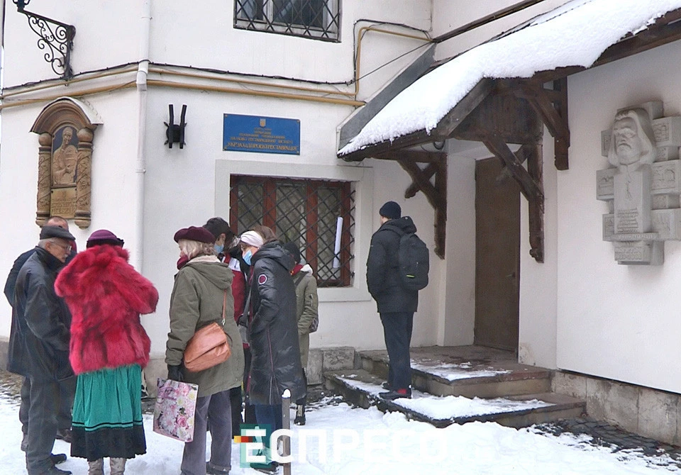 Реставратори