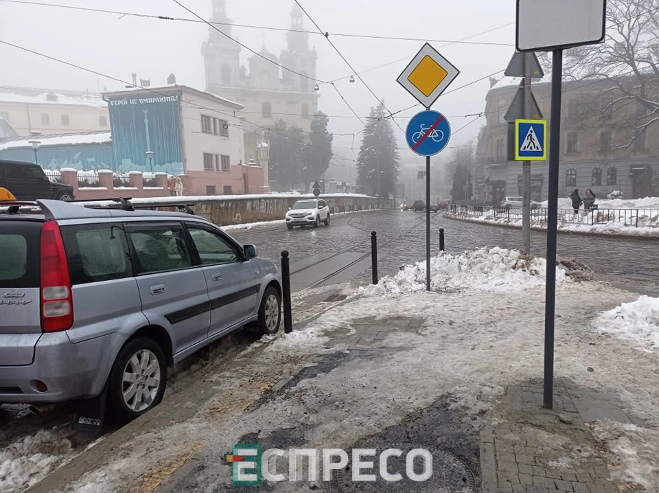 Велодоріжка на вул. Бандери