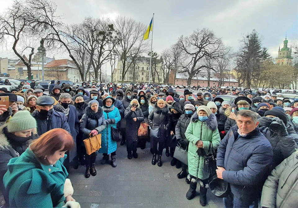 освітяни