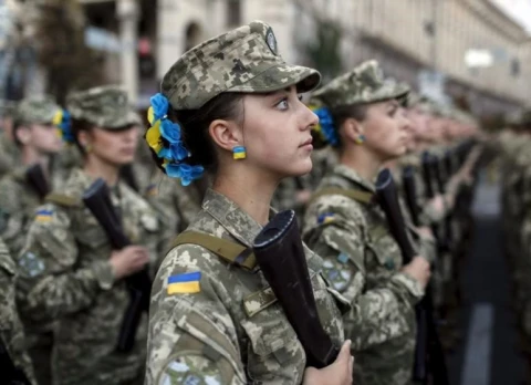 військові жінки