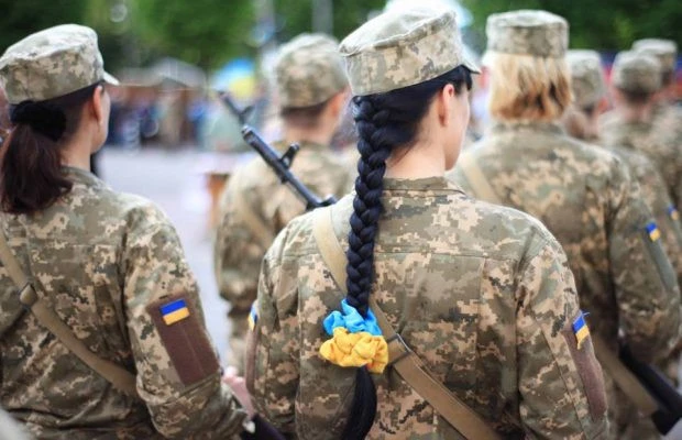 військові жінки