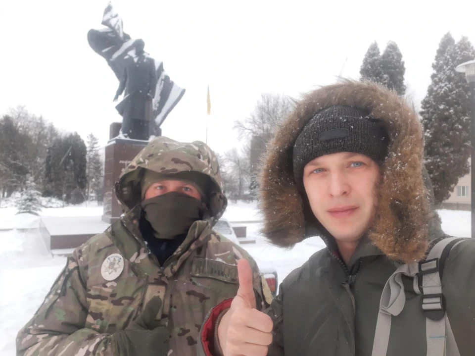 патрулювання пам'ятника бандері в Тернополі