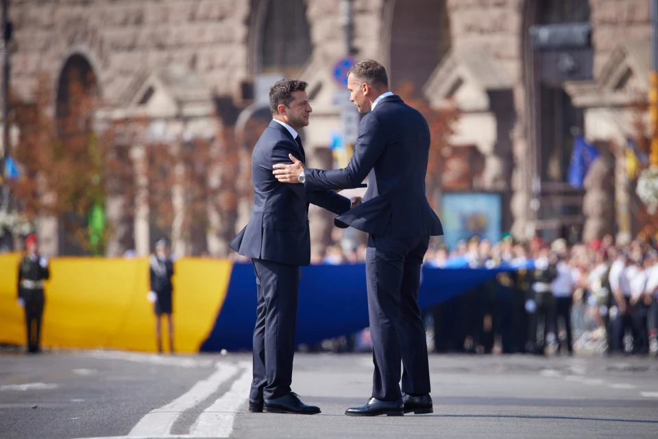 Володимир Зеленський та Андрій Шевченко (праворуч)