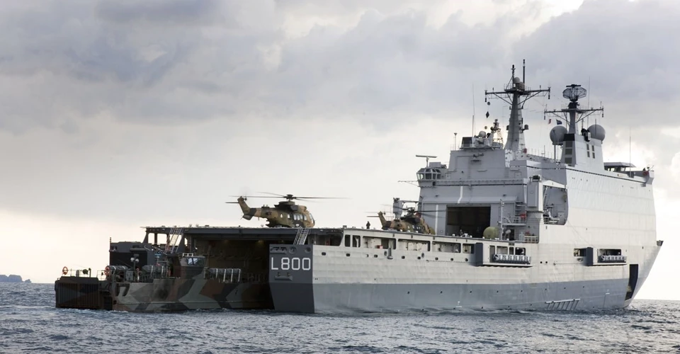 корабель HNLMS Rotterdam