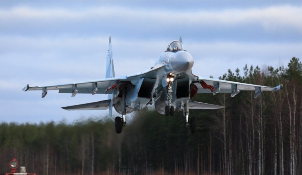 У Курській області РФ зіткнулись два винищувачі Су-35С